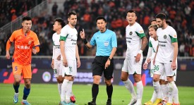 北京国安惨败致歉：张玉宁领衔球员反思失利