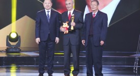 山东泰山队韩鹏独中六元，率队4连胜创赛季辉煌